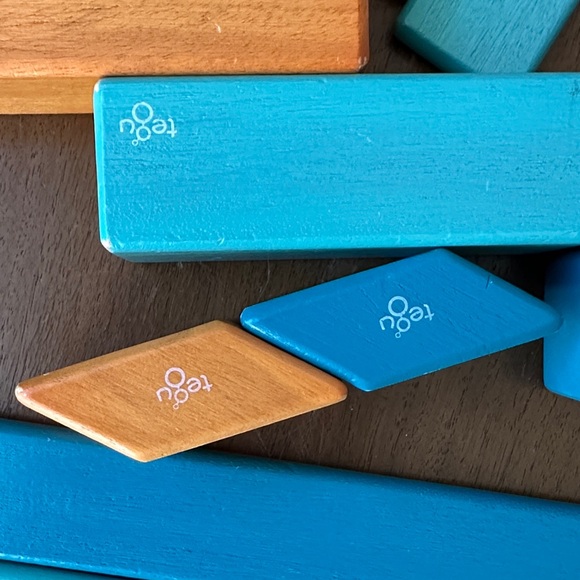 Tegu 24 piece magnetic Wooden Building Blocks set - Picture 8 of 8